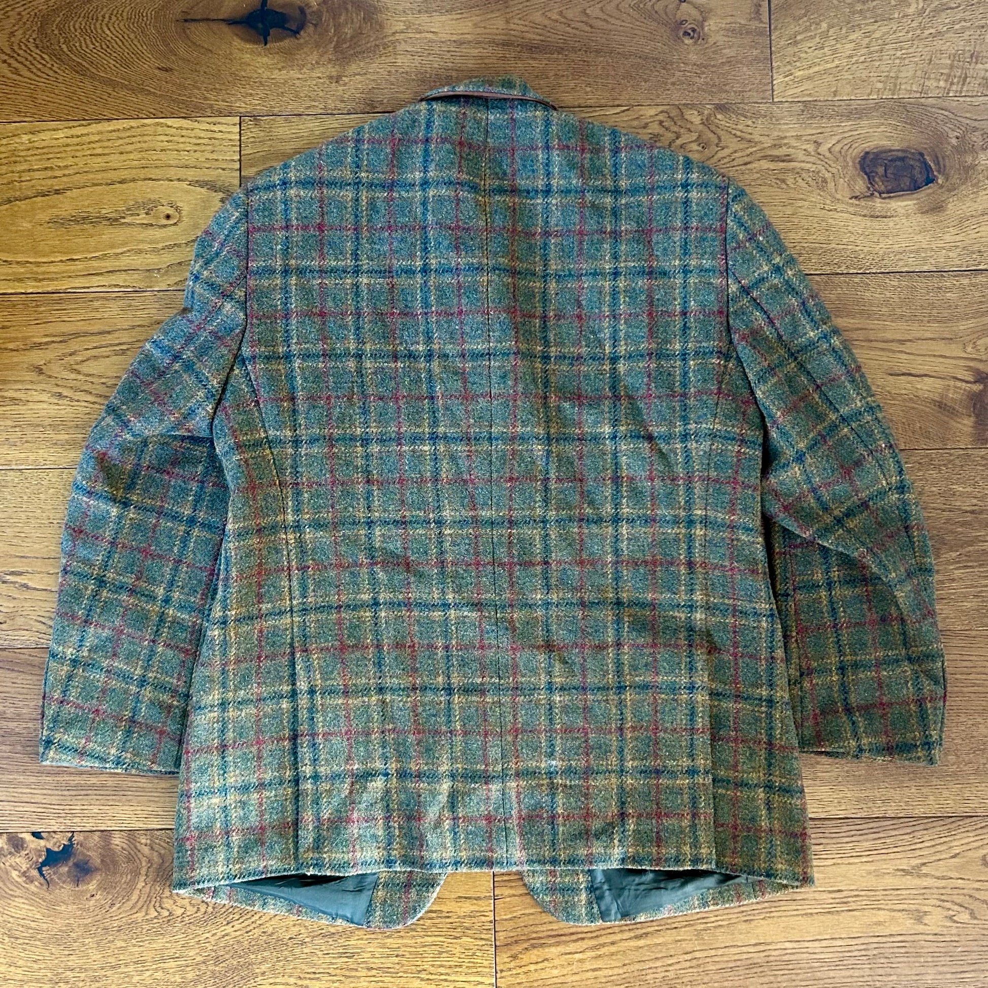 Preloved Harris Tweed Jacket – Size 46in Chest