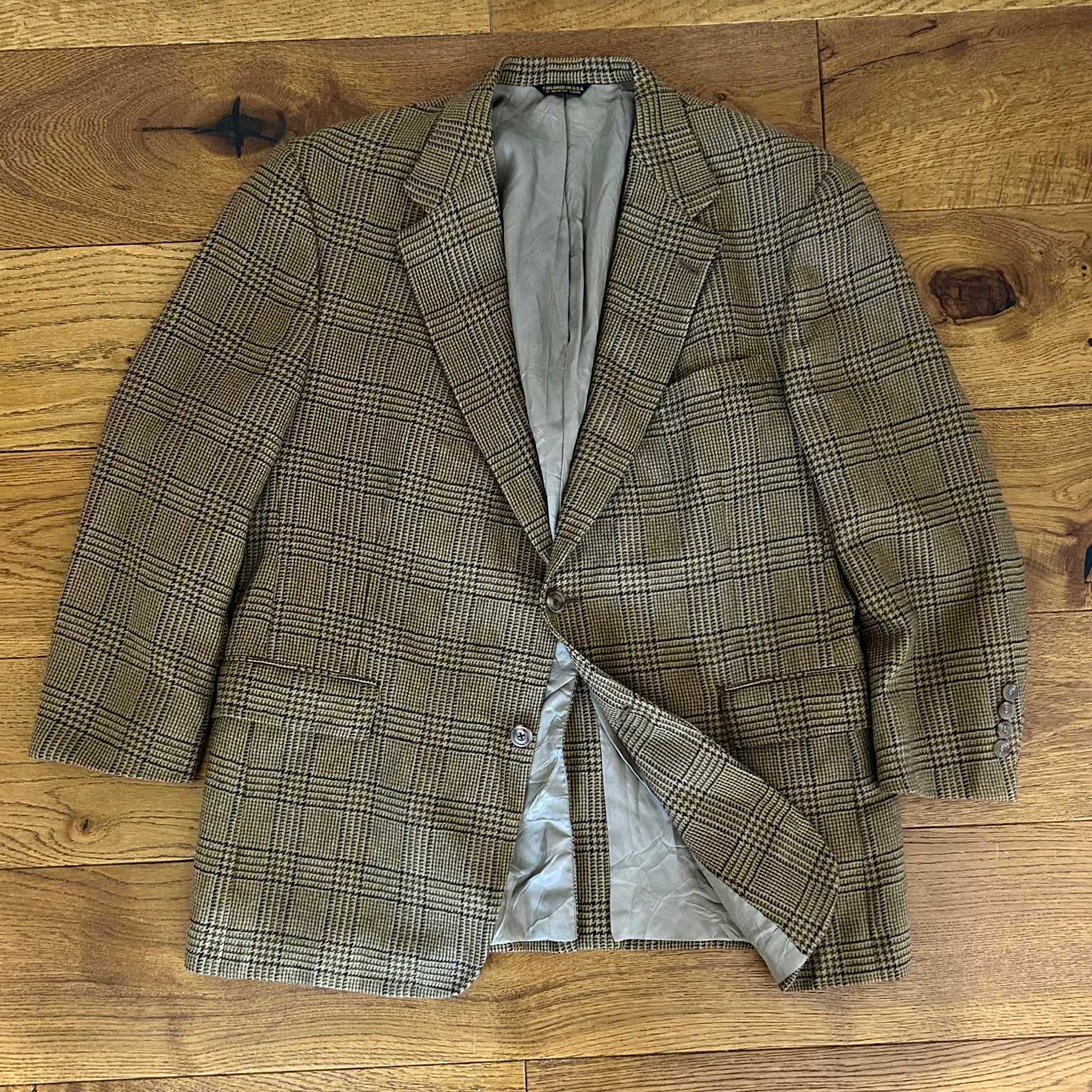 Preloved Tweed Jacket – Size 42 Short