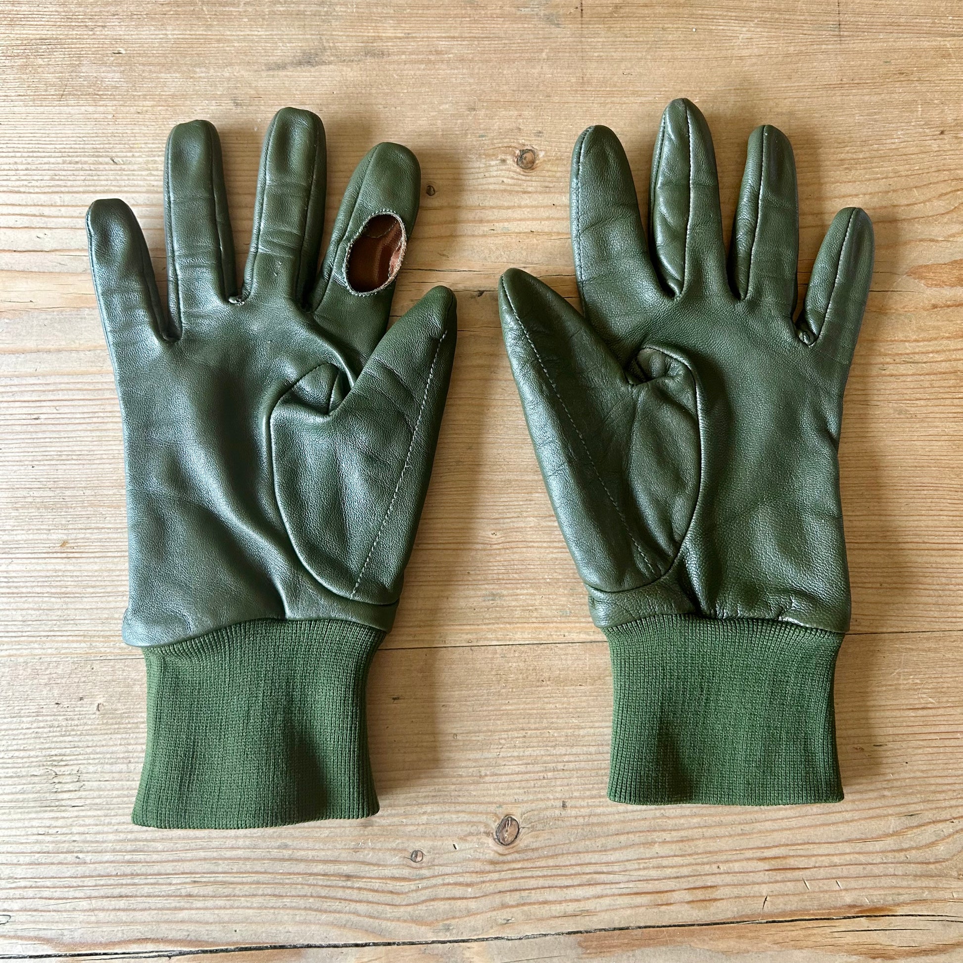 Preloved David Nickerson Shooting Gloves – Size Small